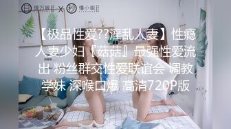 我最喜欢的日韩情侣自拍第28弹 高中妹子在家中看A片自慰抠逼，扣了一手的淫水，最后被旁边的狗狗舔干净了！ (1)