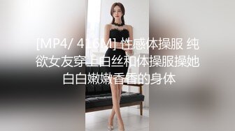 【快递小妹】菜鸟驿站露出，取快递人来人往，大尺度，业主就在背后都敢露，超刺激 (1)