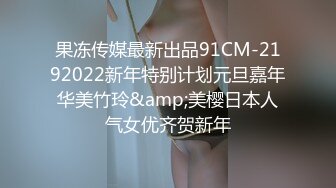 夜总会女厕近距离偷拍美女，白领的极品美鲍鱼