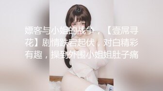 大奶肥婆来按摩推油，旁边有宝妈带着两个孩子坐着喂奶，真是春光乍泄！