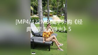 丝袜高跟情趣装，颜值不错的小母狗露脸各种诱惑狼友，房间里多角落展示，揉奶玩逼淫声荡语，听狼友指挥自慰