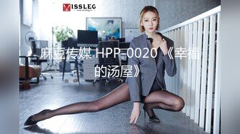 [MP4/ 2.34G]&nbsp;&nbsp;极品肥臀胡萝卜后入，骑乘视角黄瓜抽插骚穴，搞得小穴很湿，大屌吸在墙上操，按摩器轮番上阵