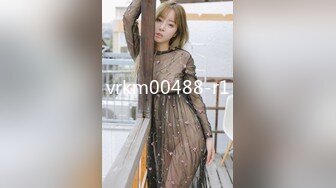 OnlyFansFansly短发眼镜肥臀Annixpress 经典反差婊博主 短发眼镜白虎肥臀 齐逼小短裙勾的人鸡巴翘翘的